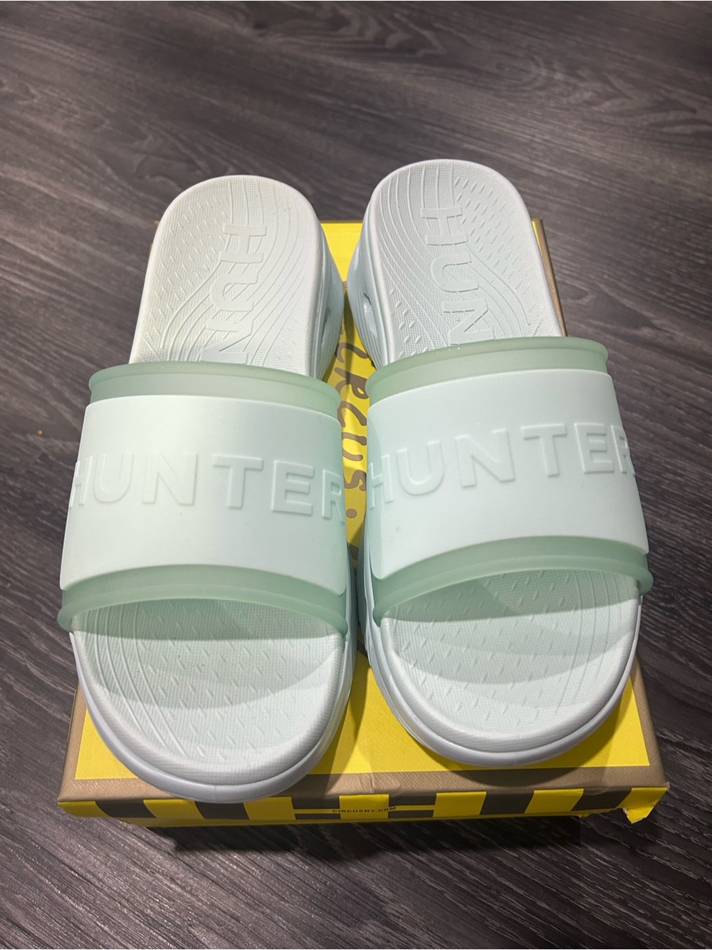 Hunter Mint Green Slide Sandals Size 8